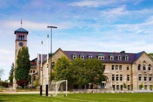 留学1v1：澳洲大学本科酒店管理作业补习