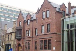 澳洲本科预科经济学课程