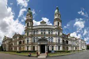 澳洲本科会计专业与金融专业的区别