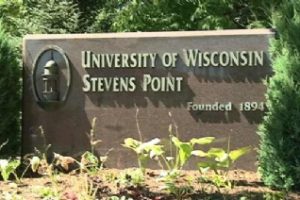 美国威斯康辛大学史帝文分校论文补习辅导