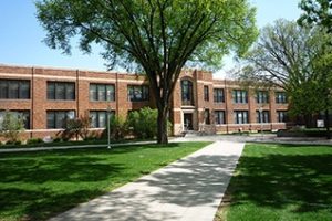 明尼苏达州立大学摩海德分校论文补习辅导