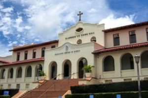 檀香山夏明纳大学论文补习辅导