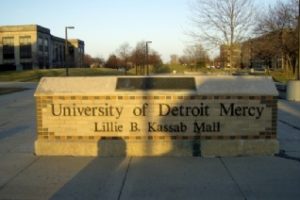 底特律大学论文补习辅导