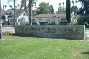 河滨社区大学论文补习辅导