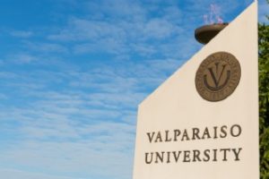 美国瓦尔帕莱索大学论文补习辅导