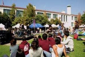 格兰德勒社区学院论文补习辅导