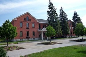 苏必利尔湖州立大学论文补习辅导