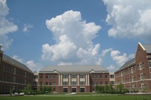 索尔兹伯里大学论文补习辅导