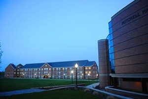 马隆大学论文补习辅导