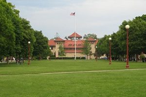 纽约市立大学皇后学院论文补习辅导