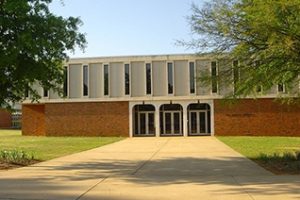 福克纳大学论文补习辅导