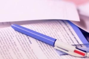 论文写作中哪些行为属于抄袭？